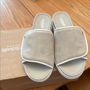 Dr. Scholl's Cream Mules with Textured Upper